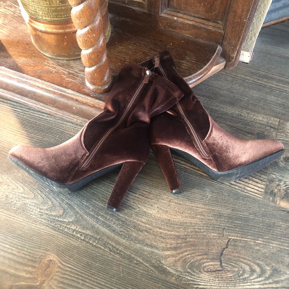 COPY - Women’s Boots - Picture 3 of 10